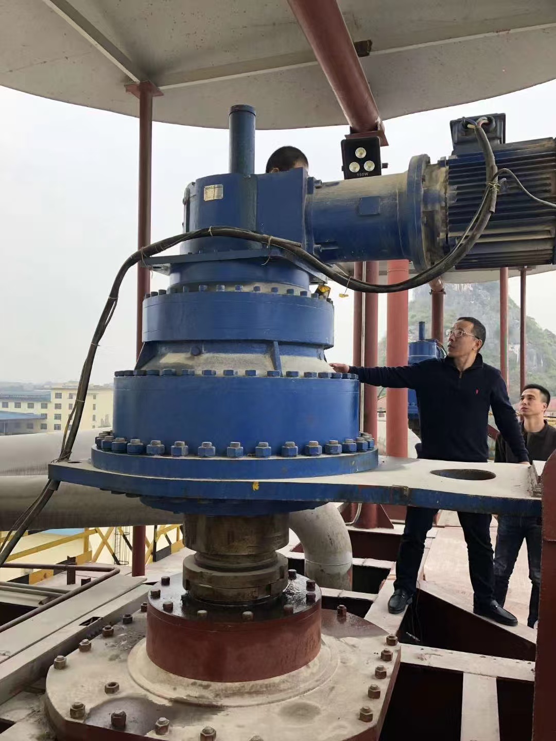 Latest company Cases about EVERGEARDRIVE Gear Units Adapt to Heavy power and Low speed Chemical Production Environments Industry